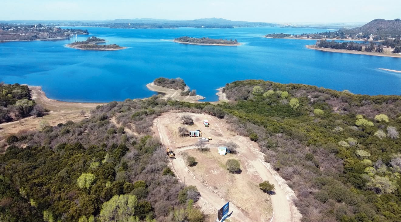 Construcción de la rotonda y puesta en valor del Portal de la Villa en Villa del Dique