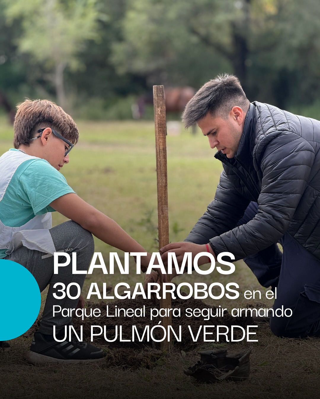 Ninos de escuelas primarias plantando arboles en el Parque Lineal de Villa del Dique